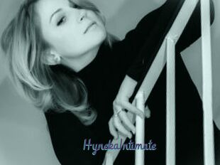 HynekaIntimate