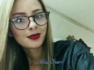 Mia_Croos
