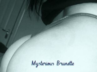 Mysterious_Brunette