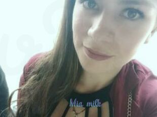 Mia_milk