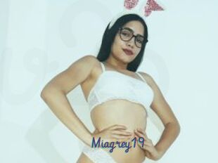 Miagrey19