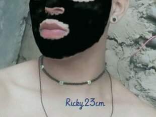 Ricky23cm