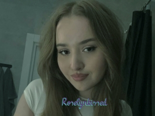 Roselynkissed