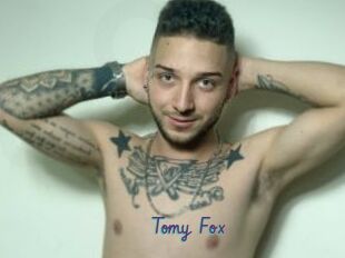Tomy_Fox